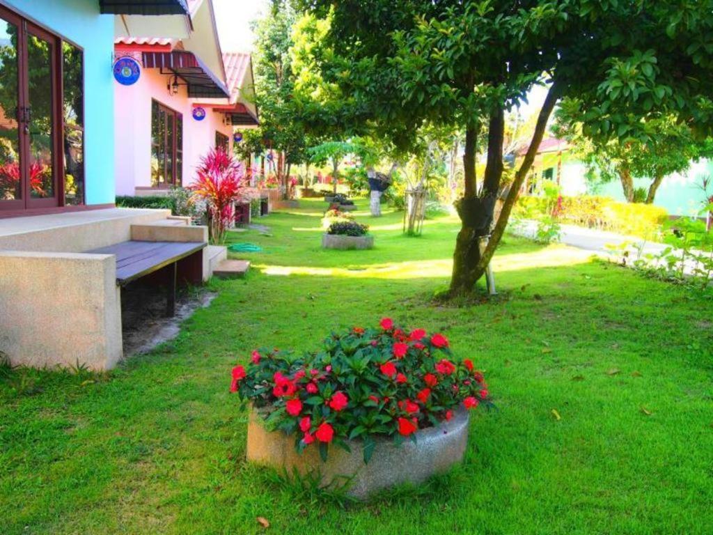 Donut Resort Mae Sai Exterior photo